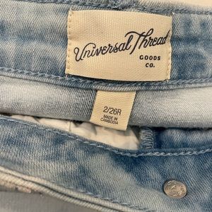 Nice jeans never worn size 2/26